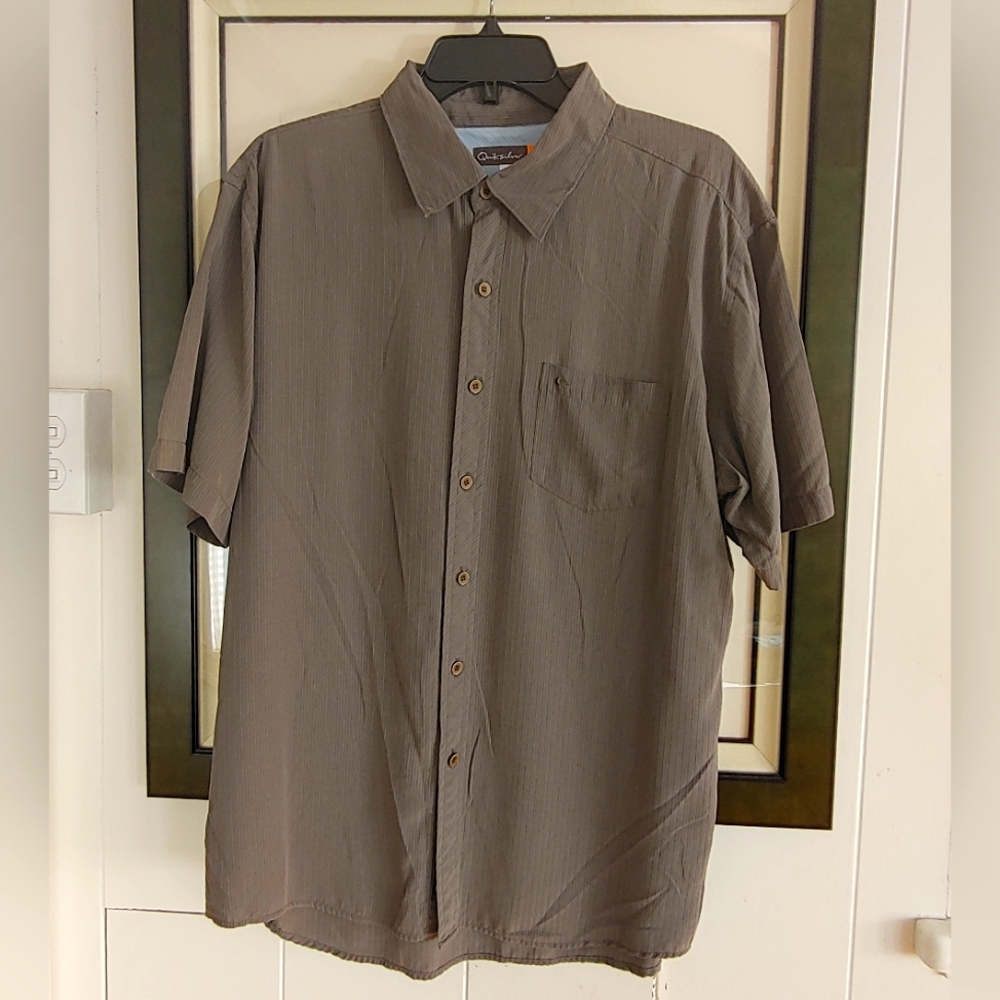 Quiksilver Greenish Grey, Grey & Light Blue Stripes Short Sleeve Button shirt Lg